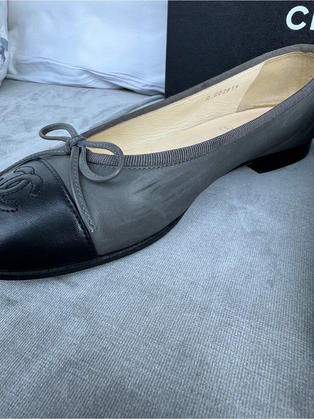 Chanel Gray and Black Leather Cap-Toe Ballet Flats with Bow - Aged Calfskin - Picture 8 of 10
